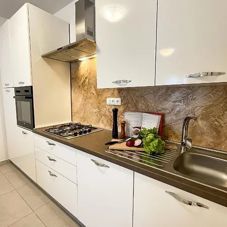 Apartman Stylish City View * Bellela * *