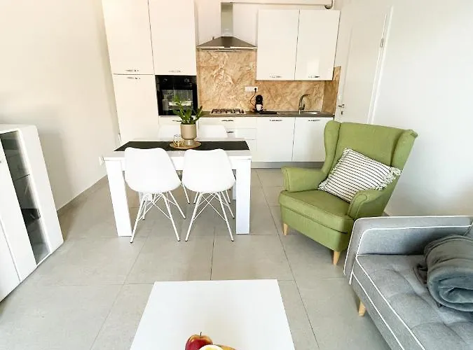 Stylish View * Bellela * アパート コルチュラ